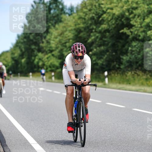 21.06.2026 - Viking Triathlon Michael Burmester http://msf.ph/oto/9873339 21.06.2026 12:48:07 Radfahren 57, 58, 73, 124, 126, 166, 232, 273, 531, 608, 644 meine-sportfotos.de