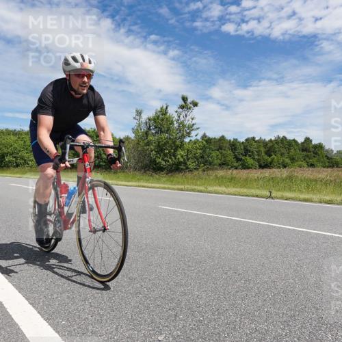 21.06.2026 - Viking Triathlon Michael Burmester http://msf.ph/oto/9873345 21.06.2026 12:39:58 Radfahren 47, 174, 231, 242, 272, 512, 524, 543 meine-sportfotos.de