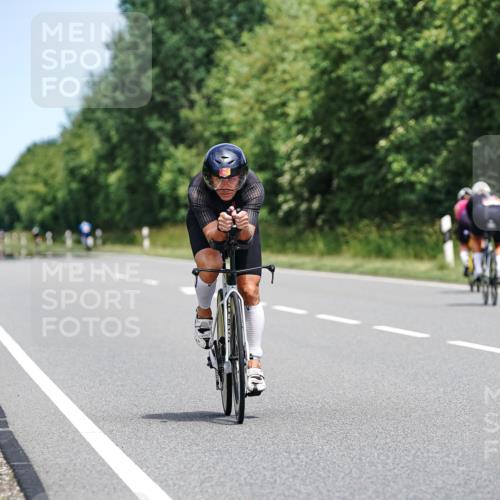 21.06.2026 - Viking Triathlon Michael Burmester http://msf.ph/oto/9873363 21.06.2026 12:48:15 Radfahren 57, 124, 126, 166, 232, 273, 644 meine-sportfotos.de