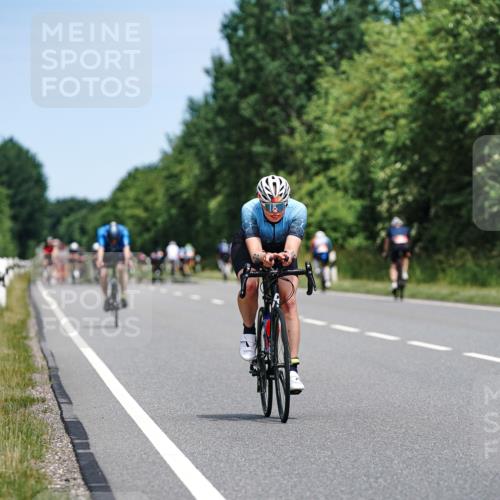 21.06.2026 - Viking Triathlon Michael Burmester http://msf.ph/oto/9873389 21.06.2026 12:48:42 Radfahren 44, 273, 316, 330, 379, 455 meine-sportfotos.de