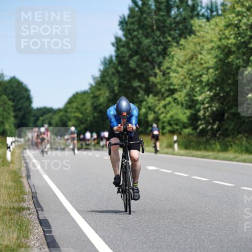 21.06.2026 - Viking Triathlon Michael Burmester http://msf.ph/oto/9873400 21.06.2026 12:48:46 Radfahren 44, 52, 316, 330, 379, 455 meine-sportfotos.de