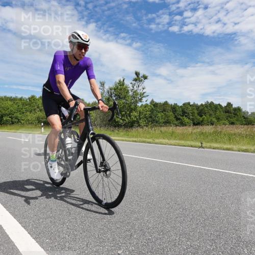 21.06.2026 - Viking Triathlon Michael Burmester http://msf.ph/oto/9873541 21.06.2026 12:41:25 Radfahren 43, 82, 117, 147, 183, 321, 369, 391, 425, 469, 491, 650 meine-sportfotos.de