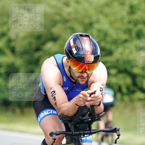 21.06.2026 - Viking Triathlon Michael Burmester http://msf.ph/oto/9873662 21.06.2026 12:50:40 Radfahren 26, 190, 211, 261, 326, 387, 463, 556 meine-sportfotos.de