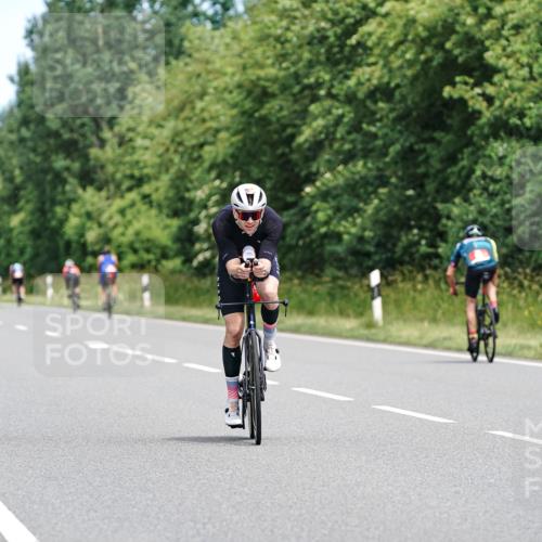 21.06.2026 - Viking Triathlon Michael Burmester http://msf.ph/oto/9873674 21.06.2026 12:50:42 Radfahren 26, 190, 211, 261, 326, 387, 463, 556 meine-sportfotos.de