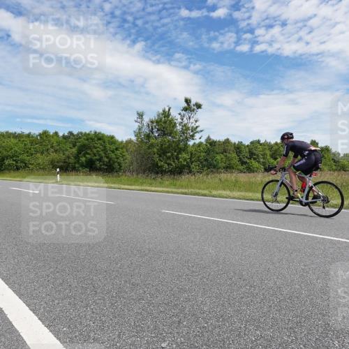 21.06.2026 - Viking Triathlon Michael Burmester http://msf.ph/oto/9873678 21.06.2026 12:42:49 Radfahren 134, 158, 160, 222, 318, 324, 346 meine-sportfotos.de