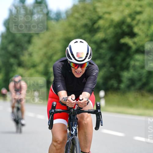 21.06.2026 - Viking Triathlon Michael Burmester http://msf.ph/oto/9873689 21.06.2026 12:50:45 Radfahren 26, 190, 211, 261, 326, 387, 463, 556 meine-sportfotos.de