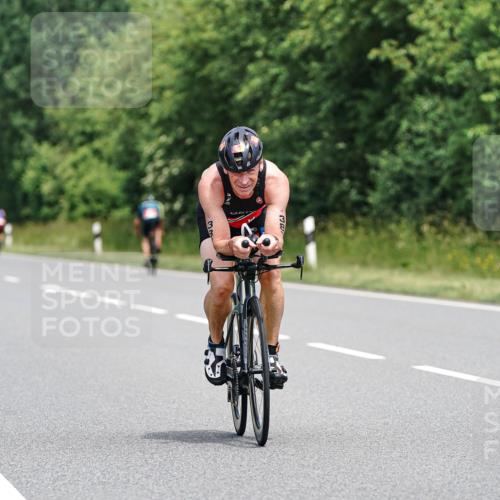 21.06.2026 - Viking Triathlon Michael Burmester http://msf.ph/oto/9873700 21.06.2026 12:50:46 Radfahren 26, 190, 211, 261, 326, 387, 463, 556 meine-sportfotos.de
