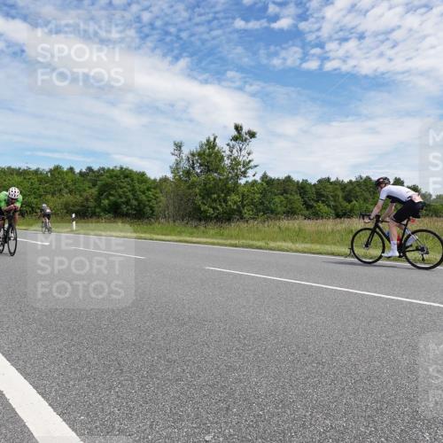21.06.2026 - Viking Triathlon Michael Burmester http://msf.ph/oto/9873730 21.06.2026 12:43:23 Radfahren 41, 86, 202, 223, 243, 243, 429, 434, 472, 602, 654, 668, 670 meine-sportfotos.de