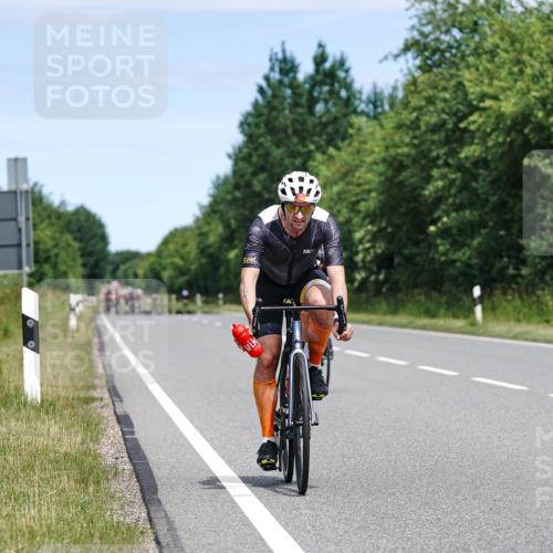 21.06.2026 - Viking Triathlon Michael Burmester http://msf.ph/oto/9873837 21.06.2026 12:52:09 Radfahren 90, 198, 252, 252, 401, 619 meine-sportfotos.de