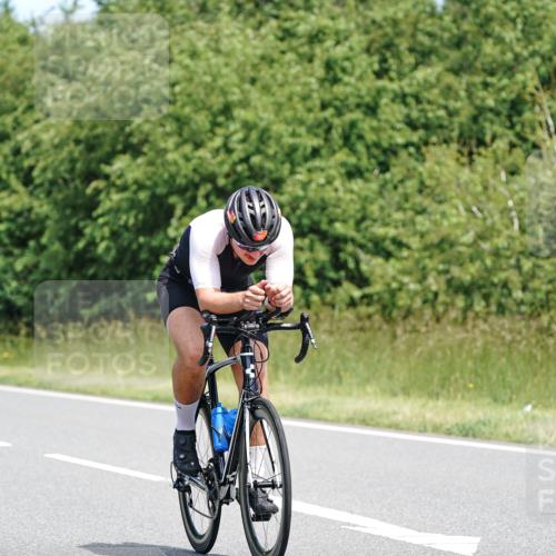 21.06.2026 - Viking Triathlon Michael Burmester http://msf.ph/oto/9873850 21.06.2026 12:52:11 Radfahren 90, 198, 252, 252, 401, 411, 464, 619 meine-sportfotos.de
