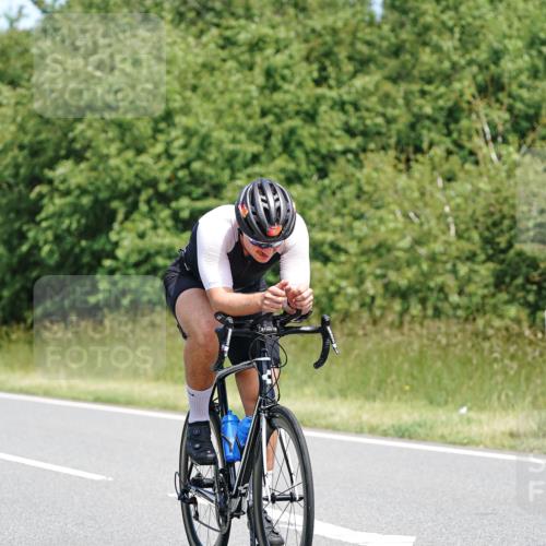 21.06.2026 - Viking Triathlon Michael Burmester http://msf.ph/oto/9873856 21.06.2026 12:52:11 Radfahren 90, 198, 252, 252, 401, 411, 464, 619 meine-sportfotos.de
