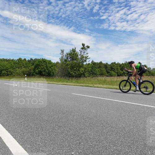 21.06.2026 - Viking Triathlon Michael Burmester http://msf.ph/oto/9874057 21.06.2026 12:45:54 Radfahren 54, 135, 205, 238, 309, 352, 421, 442, 561 meine-sportfotos.de