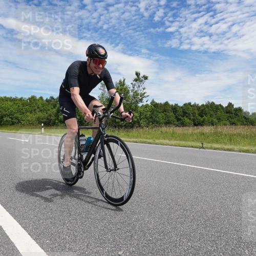 21.06.2026 - Viking Triathlon Michael Burmester http://msf.ph/oto/9874067 21.06.2026 12:45:59 Radfahren 205, 238, 352, 421, 442, 561 meine-sportfotos.de