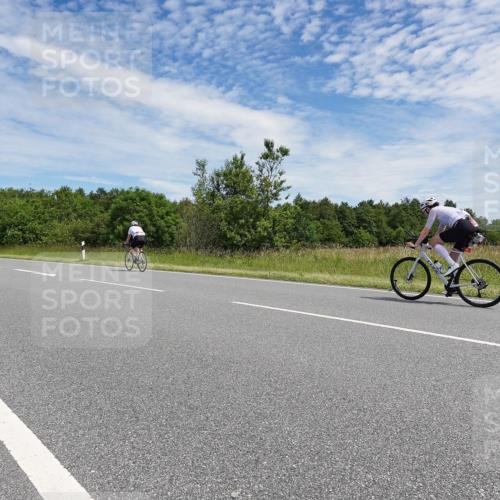 21.06.2026 - Viking Triathlon Michael Burmester http://msf.ph/oto/9874090 21.06.2026 12:46:04 Radfahren 238, 352, 352, 421, 442, 561 meine-sportfotos.de