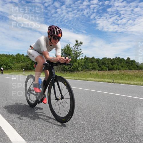 21.06.2026 - Viking Triathlon Michael Burmester http://msf.ph/oto/9874267 21.06.2026 12:48:08 Radfahren 57, 58, 73, 124, 126, 166, 232, 531, 608, 644 meine-sportfotos.de