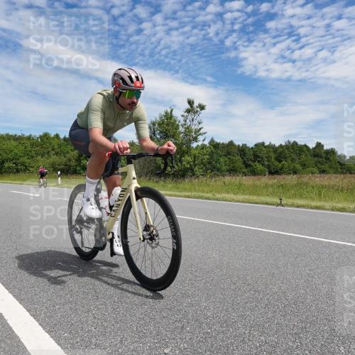 21.06.2026 - Viking Triathlon Michael Burmester http://msf.ph/oto/9874282 21.06.2026 12:48:12 Radfahren 57, 73, 124, 126, 166, 232, 273, 644 meine-sportfotos.de