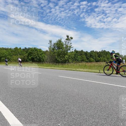 21.06.2026 - Viking Triathlon Michael Burmester http://msf.ph/oto/9874315 21.06.2026 12:48:28 Radfahren 57, 124, 232, 273, 273 meine-sportfotos.de