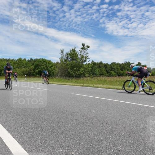 21.06.2026 - Viking Triathlon Michael Burmester http://msf.ph/oto/9874360 21.06.2026 12:49:00 Radfahren 44, 52, 316, 330, 379, 455, 666 meine-sportfotos.de