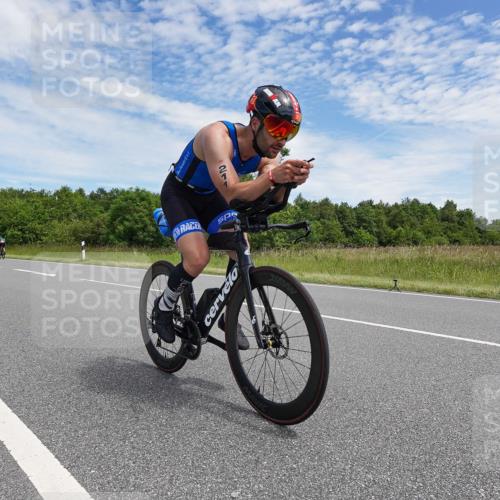 21.06.2026 - Viking Triathlon Michael Burmester http://msf.ph/oto/9874460 21.06.2026 12:50:41 Radfahren 26, 190, 211, 261, 326, 387, 463, 556 meine-sportfotos.de