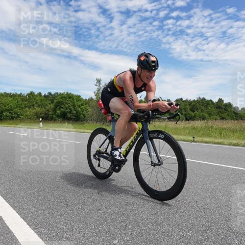 21.06.2026 - Viking Triathlon Michael Burmester http://msf.ph/oto/9874473 21.06.2026 12:50:48 Radfahren 26, 190, 211, 261, 326, 387, 463, 556 meine-sportfotos.de