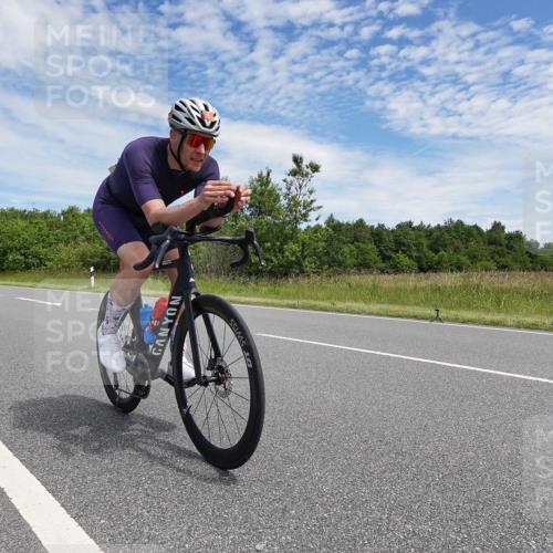 21.06.2026 - Viking Triathlon Michael Burmester http://msf.ph/oto/9874477 21.06.2026 12:50:52 Radfahren 190, 326, 387, 463, 556 meine-sportfotos.de
