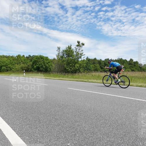 21.06.2026 - Viking Triathlon Michael Burmester http://msf.ph/oto/9874483 21.06.2026 12:50:53 Radfahren 190, 326, 387, 463, 556 meine-sportfotos.de