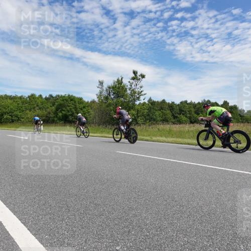 21.06.2026 - Viking Triathlon Michael Burmester http://msf.ph/oto/9874499 21.06.2026 12:50:54 Radfahren 190, 326, 387, 463, 556 meine-sportfotos.de