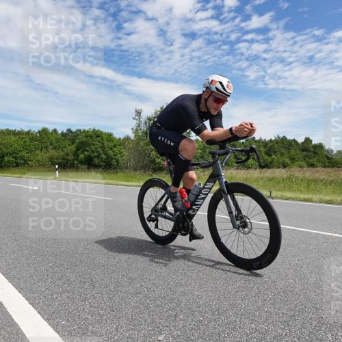 21.06.2026 - Viking Triathlon Michael Burmester http://msf.ph/oto/9874664 21.06.2026 12:52:54 Radfahren 24, 224, 269, 275, 302, 382, 484 meine-sportfotos.de