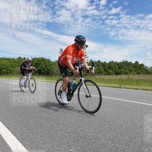 21.06.2026 - Viking Triathlon Michael Burmester http://msf.ph/oto/9874687 21.06.2026 12:53:11 Radfahren 24, 84, 97, 224, 305, 382, 445, 618 meine-sportfotos.de