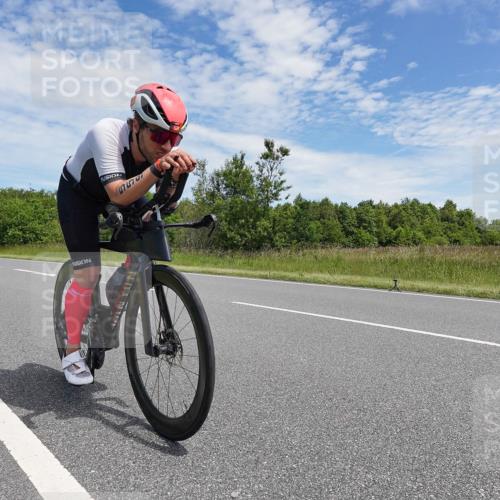 21.06.2026 - Viking Triathlon Michael Burmester http://msf.ph/oto/9875038 21.06.2026 12:57:59 Radfahren 77, 301, 303, 304, 513, 559, 571, 571, 601 meine-sportfotos.de