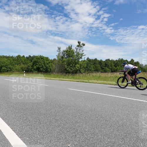21.06.2026 - Viking Triathlon Michael Burmester http://msf.ph/oto/9875042 21.06.2026 12:58:03 Radfahren 77, 301, 303, 513, 559, 571, 601 meine-sportfotos.de