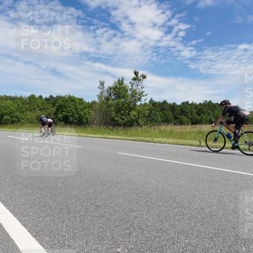 21.06.2026 - Viking Triathlon Michael Burmester http://msf.ph/oto/9875045 21.06.2026 12:58:04 Radfahren 77, 301, 303, 513, 559, 571, 601 meine-sportfotos.de