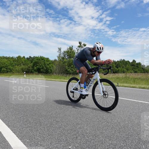 21.06.2026 - Viking Triathlon Michael Burmester http://msf.ph/oto/9875082 21.06.2026 12:59:03 Radfahren 69, 127, 528, 557 meine-sportfotos.de