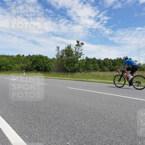 21.06.2026 - Viking Triathlon Michael Burmester http://msf.ph/oto/9875086 21.06.2026 12:59:05 Radfahren 69, 127, 528, 557 meine-sportfotos.de