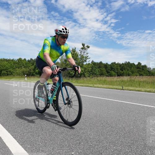 21.06.2026 - Viking Triathlon Michael Burmester http://msf.ph/oto/9875121 21.06.2026 12:59:37 Radfahren 337, 640 meine-sportfotos.de