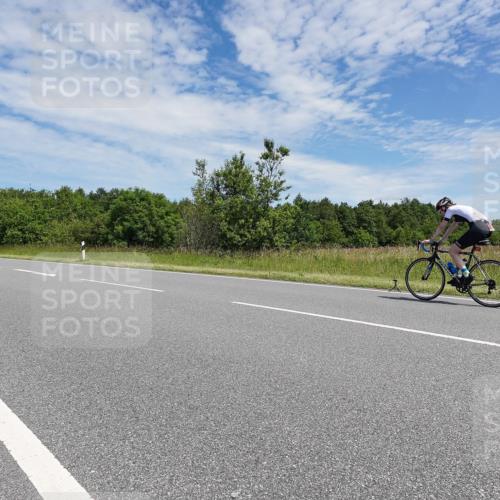 21.06.2026 - Viking Triathlon Michael Burmester http://msf.ph/oto/9875317 21.06.2026 13:03:31 Radfahren 117, 117, 491, 566 meine-sportfotos.de