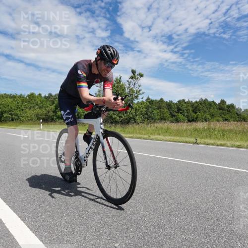 21.06.2026 - Viking Triathlon Michael Burmester http://msf.ph/oto/9875361 21.06.2026 13:04:44 Radfahren 217, 229, 300 meine-sportfotos.de