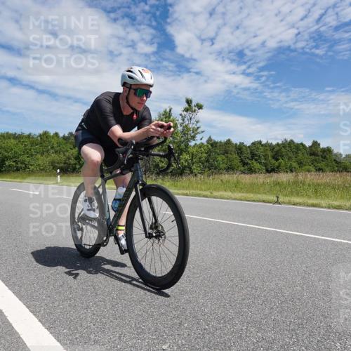 21.06.2026 - Viking Triathlon Michael Burmester http://msf.ph/oto/9875371 21.06.2026 13:04:51 Radfahren 217, 229, 300, 496 meine-sportfotos.de