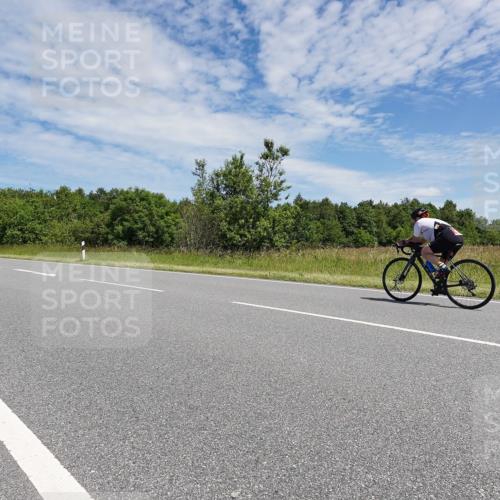 21.06.2026 - Viking Triathlon Michael Burmester http://msf.ph/oto/9875452 21.06.2026 13:06:58 Radfahren 59, 321, 369, 564, 636 meine-sportfotos.de