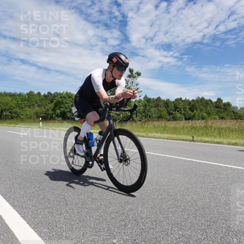 21.06.2026 - Viking Triathlon Michael Burmester http://msf.ph/oto/9875458 21.06.2026 13:07:06 Radfahren 59, 59, 321, 369, 564 meine-sportfotos.de