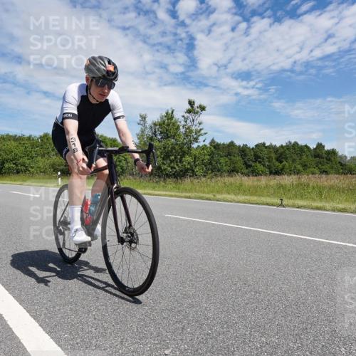 21.06.2026 - Viking Triathlon Michael Burmester http://msf.ph/oto/9875551 21.06.2026 13:08:46 Radfahren 207, 207, 318, 439 meine-sportfotos.de