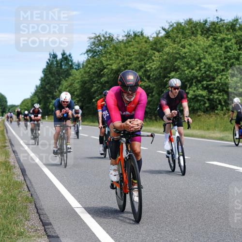 21.06.2026 - Viking Triathlon Michael Burmester http://msf.ph/oto/9875618 21.06.2026 12:52:35 Radfahren 63, 64, 75, 87, 89, 95, 118, 162, 198, 275, 302, 411, 459, 460, 464, 490, 522, 552, 619 meine-sportfotos.de