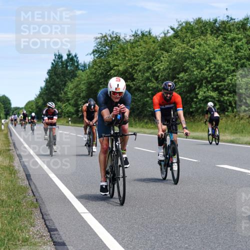 21.06.2026 - Viking Triathlon Michael Burmester http://msf.ph/oto/9875628 21.06.2026 12:52:36 Radfahren 63, 64, 75, 87, 89, 95, 118, 162, 275, 302, 411, 459, 460, 464, 490, 522, 552, 619 meine-sportfotos.de