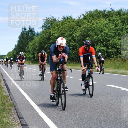 21.06.2026 - Viking Triathlon Michael Burmester http://msf.ph/oto/9875635 21.06.2026 12:52:36 Radfahren 63, 64, 75, 87, 89, 95, 118, 162, 275, 302, 411, 459, 460, 464, 490, 522, 552, 619 meine-sportfotos.de