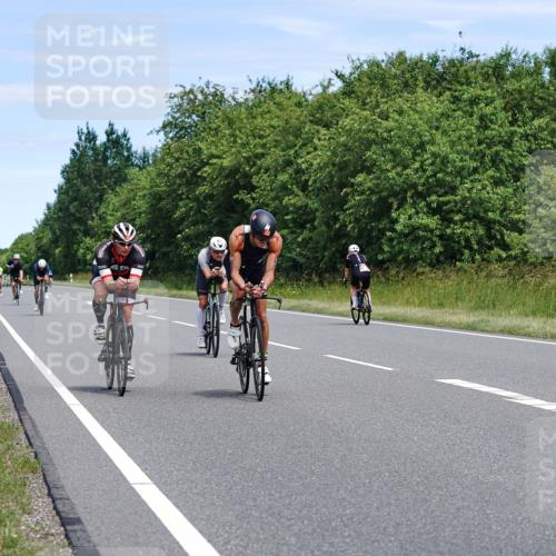 21.06.2026 - Viking Triathlon Michael Burmester http://msf.ph/oto/9875644 21.06.2026 12:52:37 Radfahren 63, 64, 75, 87, 89, 95, 118, 162, 269, 275, 302, 411, 459, 460, 464, 490, 522, 552, 619 meine-sportfotos.de