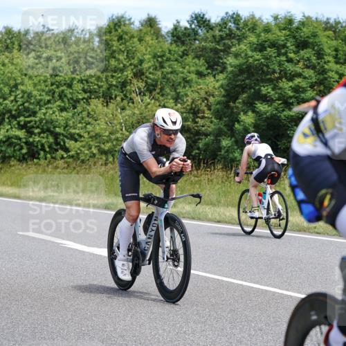 21.06.2026 - Viking Triathlon Michael Burmester http://msf.ph/oto/9875681 21.06.2026 12:52:38 Radfahren 63, 64, 75, 87, 89, 95, 118, 162, 269, 275, 302, 411, 459, 460, 464, 490, 522, 552 meine-sportfotos.de