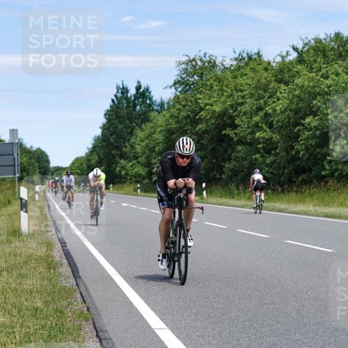 21.06.2026 - Viking Triathlon Michael Burmester http://msf.ph/oto/9875712 21.06.2026 12:52:42 Radfahren 75, 95, 118, 162, 269, 275, 302, 459, 460, 484, 490, 552 meine-sportfotos.de