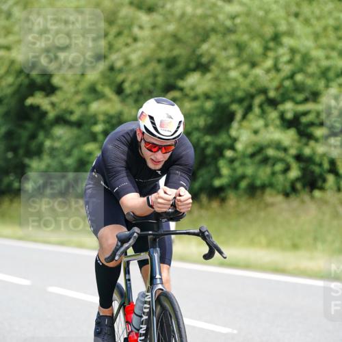 21.06.2026 - Viking Triathlon Michael Burmester http://msf.ph/oto/9875767 21.06.2026 12:52:52 Radfahren 24, 84, 224, 269, 275, 302, 382, 484 meine-sportfotos.de