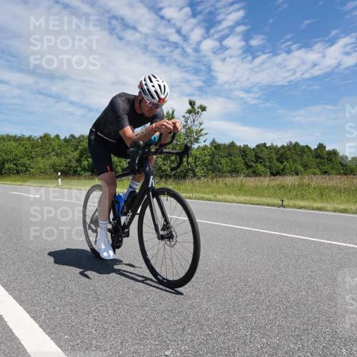 21.06.2026 - Viking Triathlon Michael Burmester http://msf.ph/oto/9875855 21.06.2026 13:12:46 Radfahren 52, 257, 473 meine-sportfotos.de