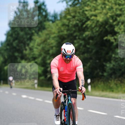 21.06.2026 - Viking Triathlon Michael Burmester http://msf.ph/oto/9875875 21.06.2026 12:53:20 Radfahren 97, 168, 237, 305, 431, 431, 445, 618, 652 meine-sportfotos.de